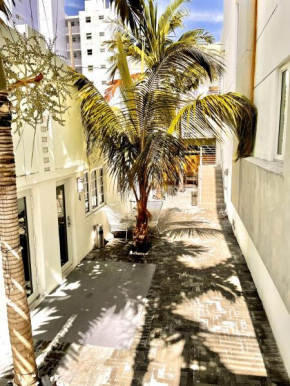 10 GUESTS LUXURIOUS ELEGANT SOUTH BEACH SUITE